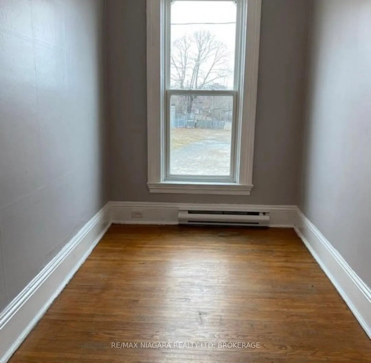 Photo 20 of 42 Niagara Street, St. Catharines, E. Chester — HOMEH