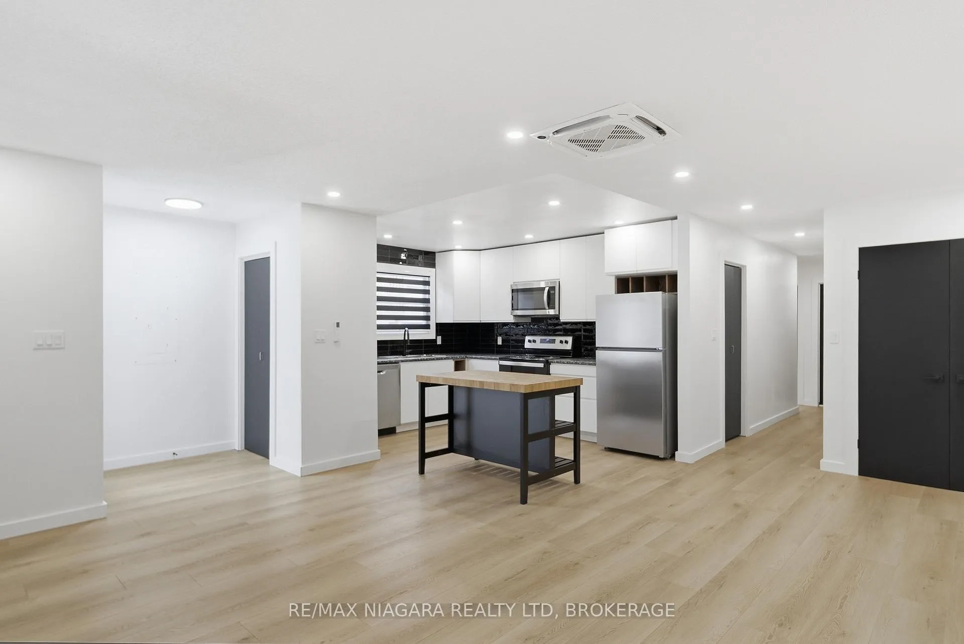 Photo 2 of Unit MAIN UNIT 1, 1361 Station Street, Pelham, Fonthill — HOMEH