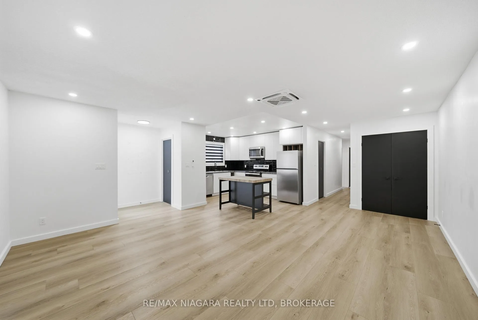 Photo 3 of Unit MAIN UNIT 1, 1361 Station Street, Pelham, Fonthill — HOMEH