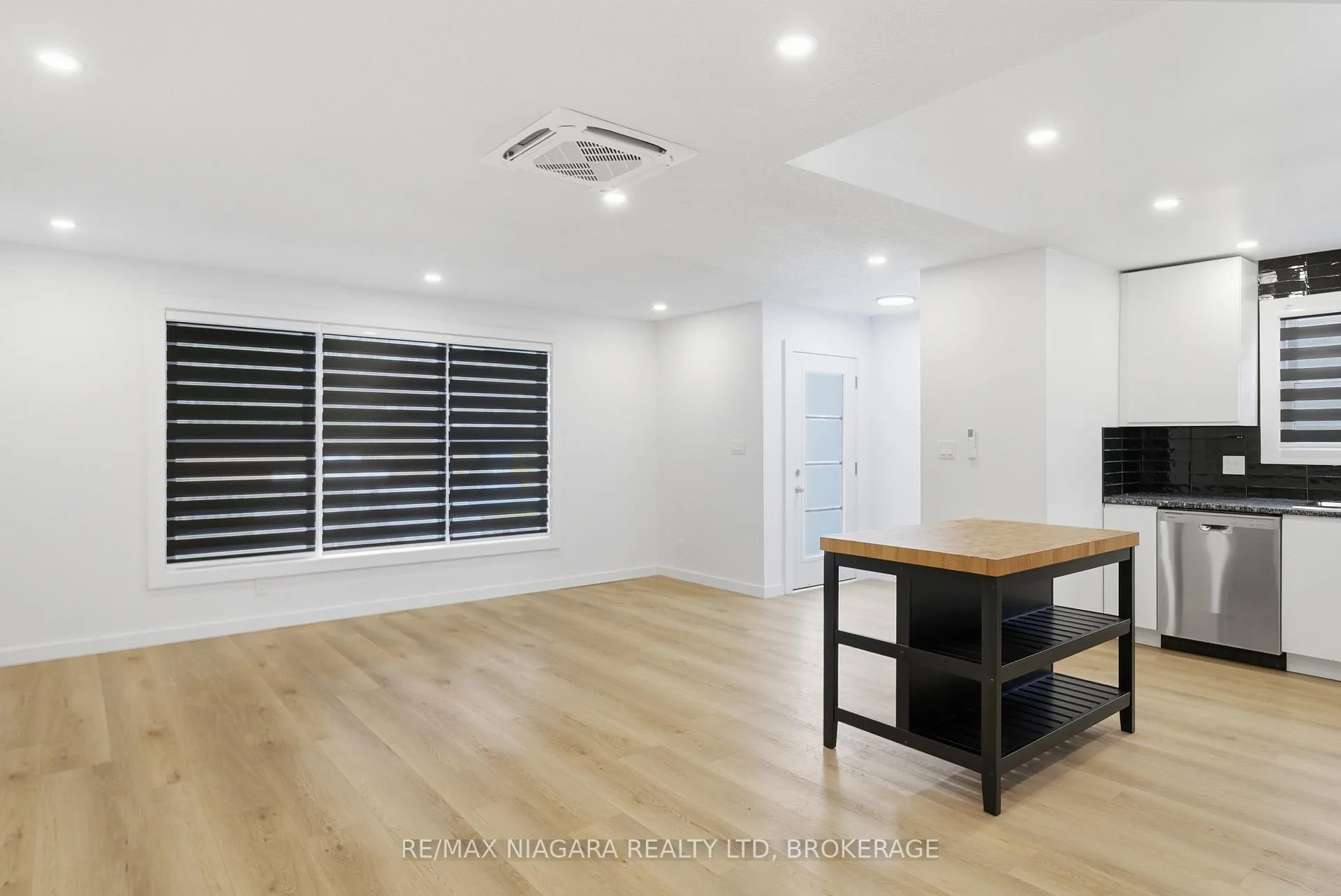 Photo 6 of Unit MAIN UNIT 1, 1361 Station Street, Pelham, Fonthill — HOMEH
