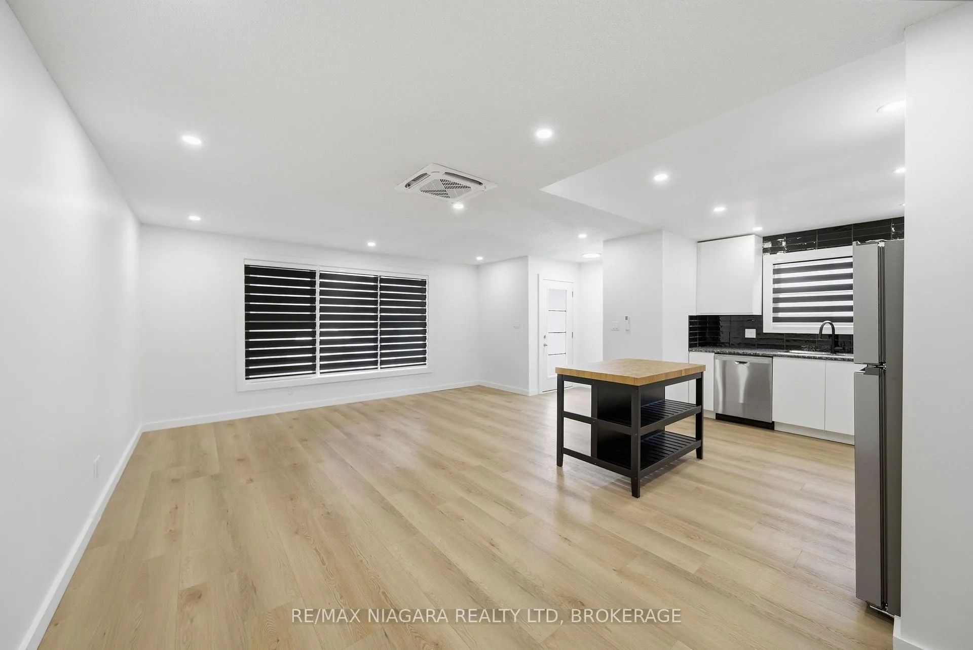 Photo 7 of Unit MAIN UNIT 1, 1361 Station Street, Pelham, Fonthill — HOMEH