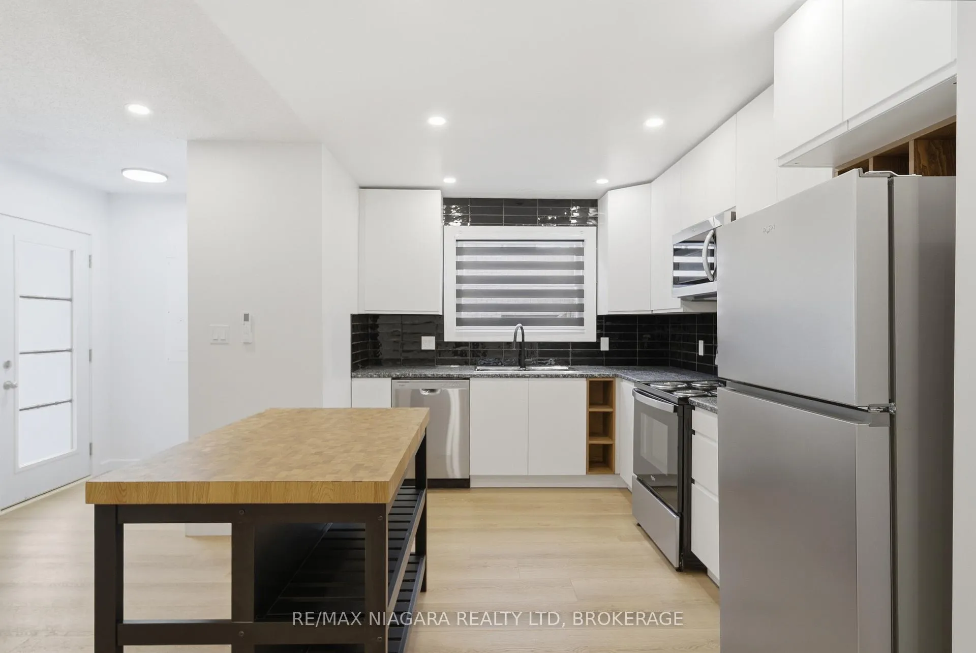 Photo 9 of Unit MAIN UNIT 1, 1361 Station Street, Pelham, Fonthill — HOMEH
