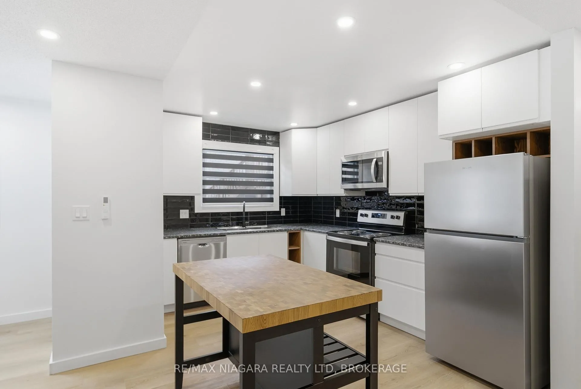 Photo 10 of Unit MAIN UNIT 1, 1361 Station Street, Pelham, Fonthill — HOMEH
