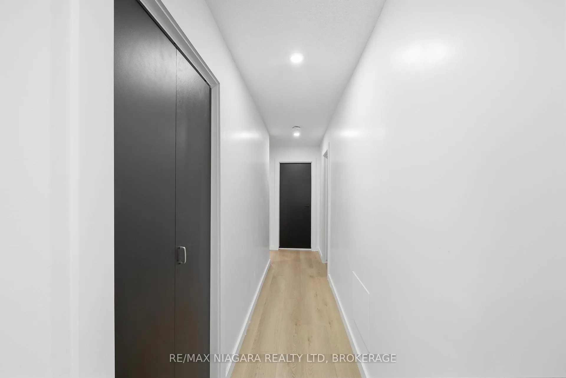 Photo 13 of Unit MAIN UNIT 1, 1361 Station Street, Pelham, Fonthill — HOMEH