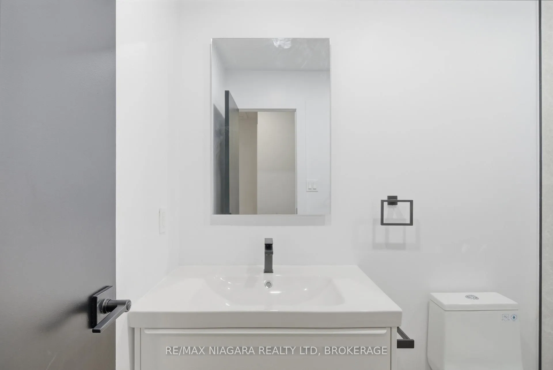 Photo 15 of Unit MAIN UNIT 1, 1361 Station Street, Pelham, Fonthill — HOMEH