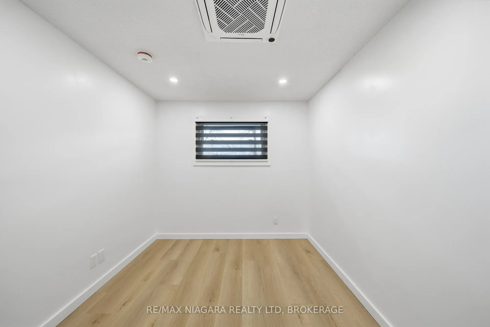 Photo 17 of Unit MAIN UNIT 1, 1361 Station Street, Pelham, Fonthill — HOMEH