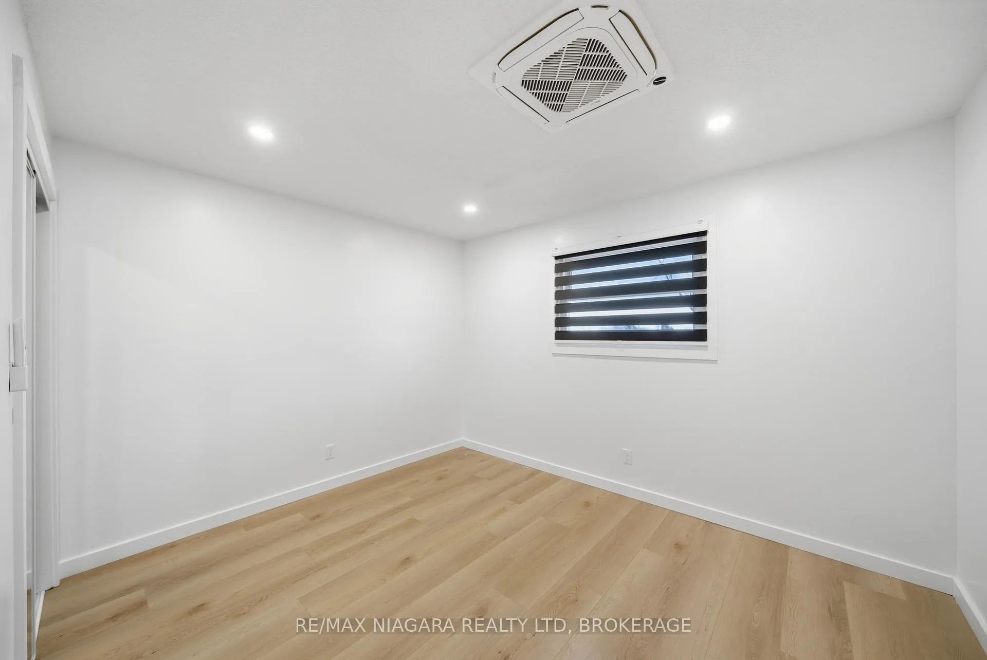 Photo 19 of Unit MAIN UNIT 1, 1361 Station Street, Pelham, Fonthill — HOMEH