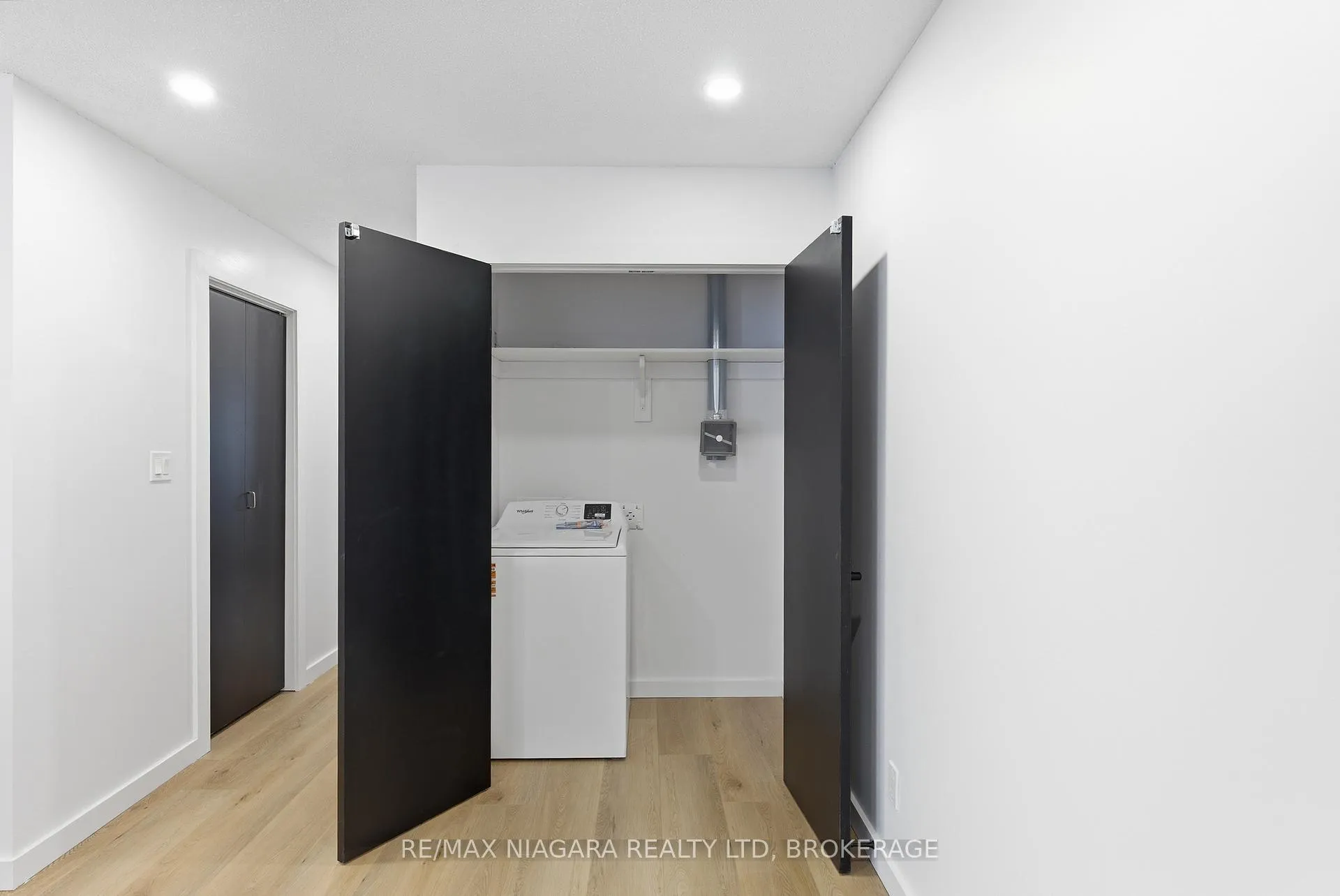 Photo 21 of Unit MAIN UNIT 1, 1361 Station Street, Pelham, Fonthill — HOMEH