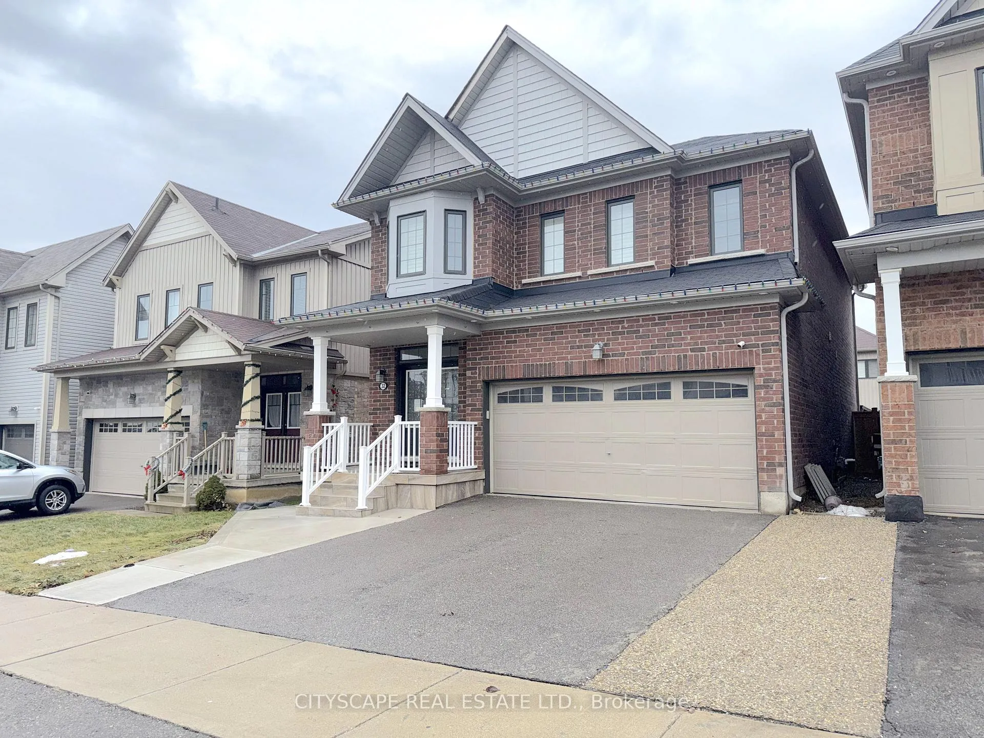 Photo 2 of 32 Mull Avenue, Haldimand — HOMEH