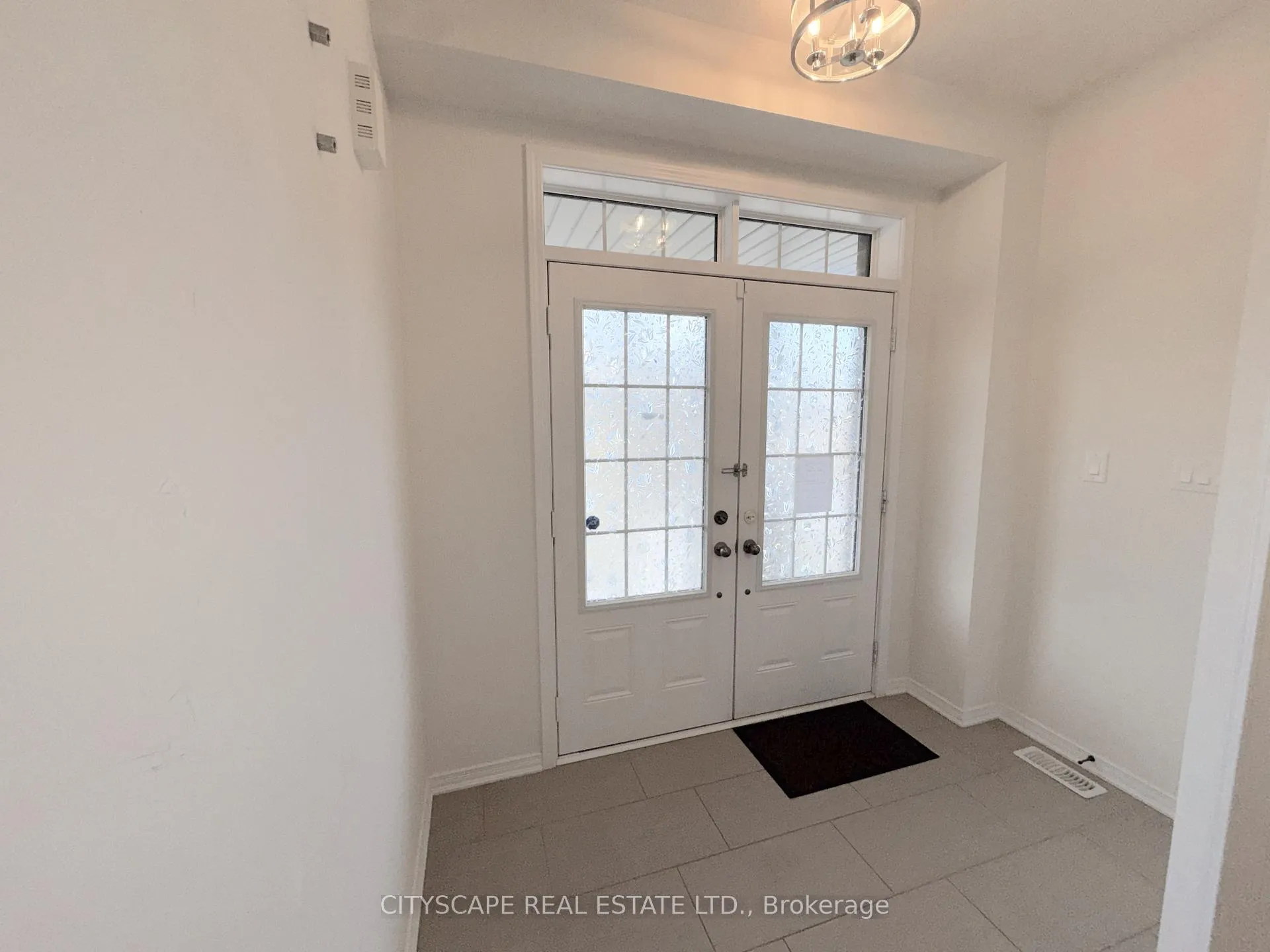 Photo 4 of 32 Mull Avenue, Haldimand — HOMEH