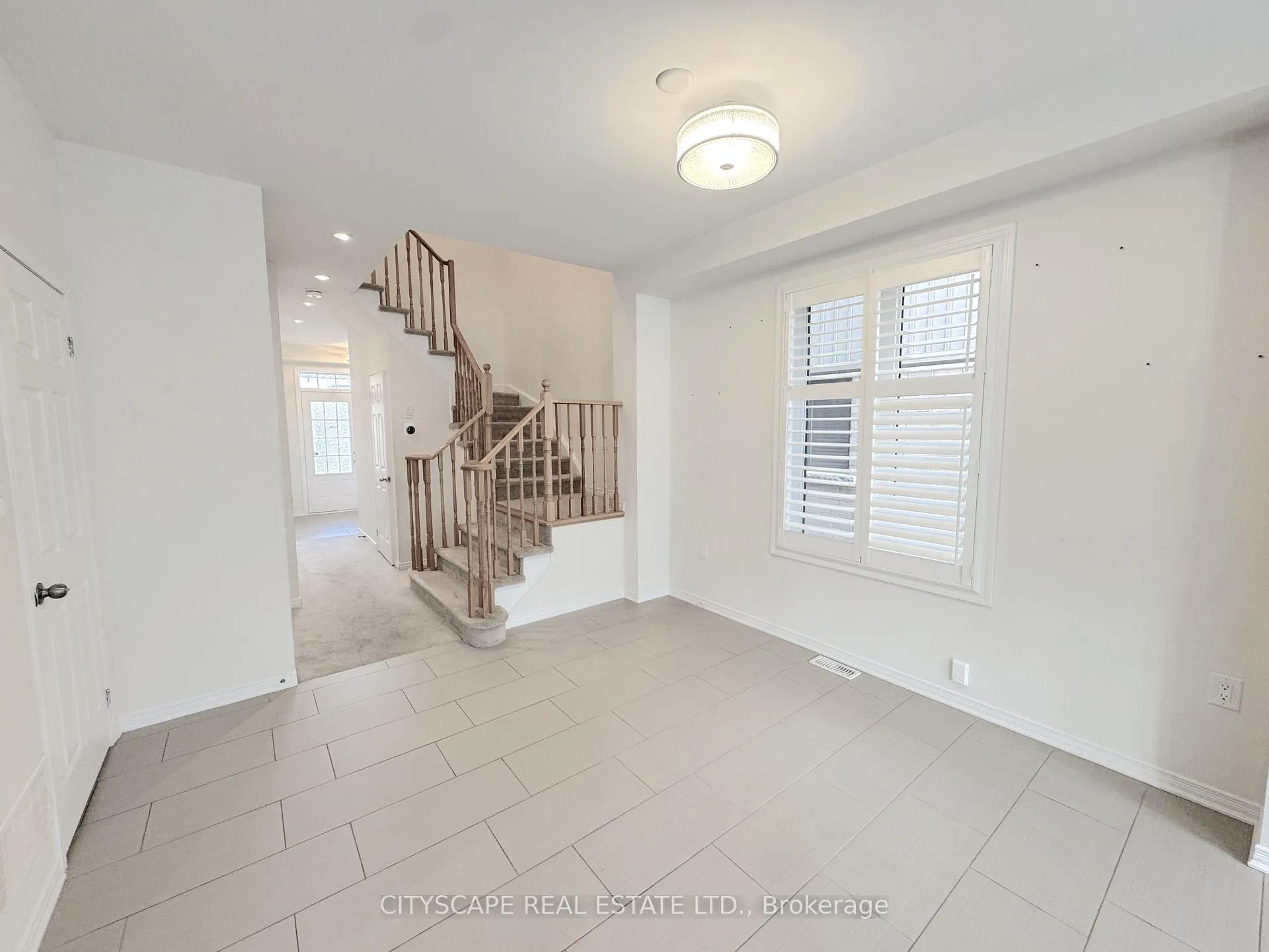 Photo 6 of 32 Mull Avenue, Haldimand — HOMEH