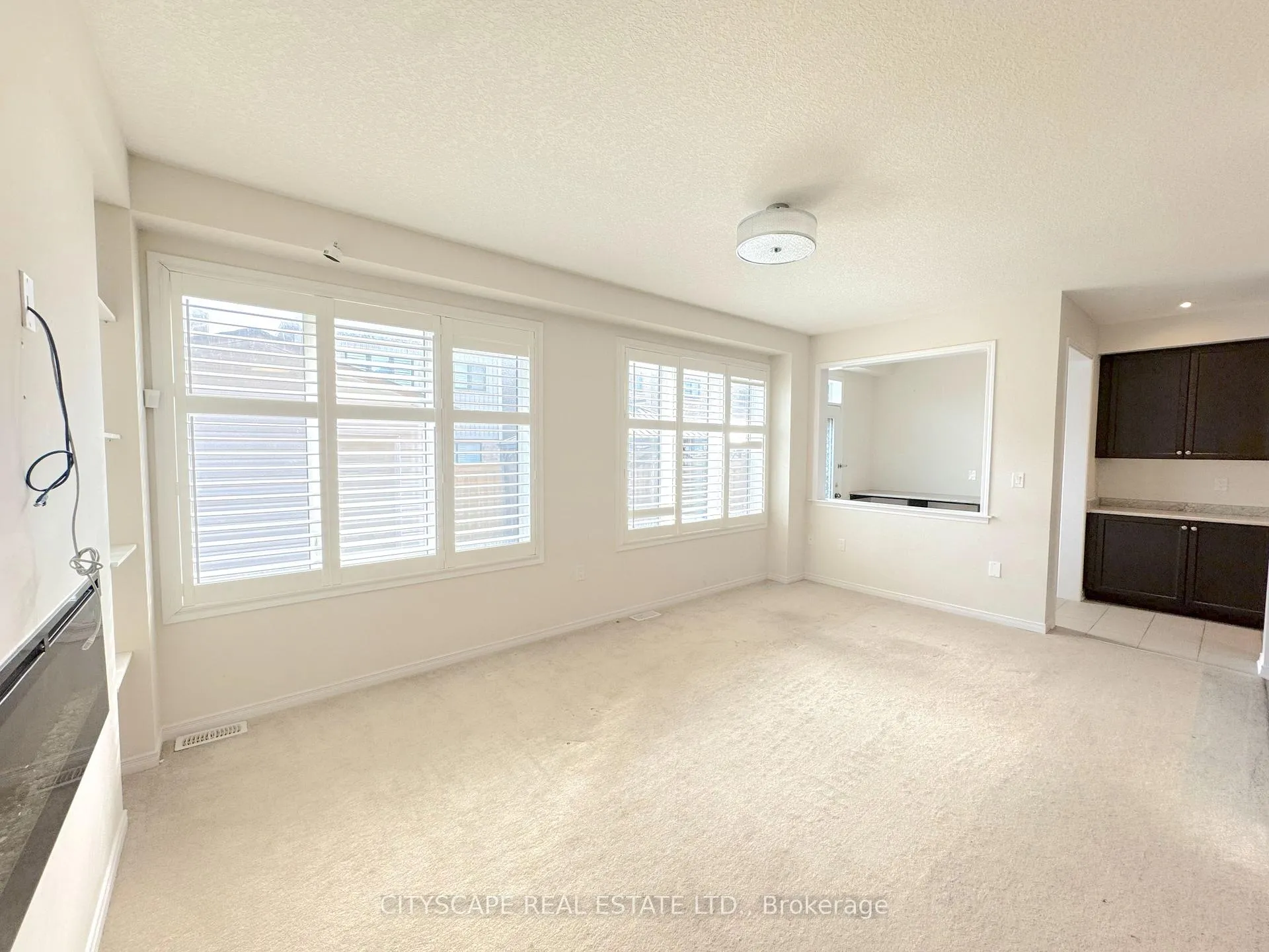 Photo 8 of 32 Mull Avenue, Haldimand — HOMEH