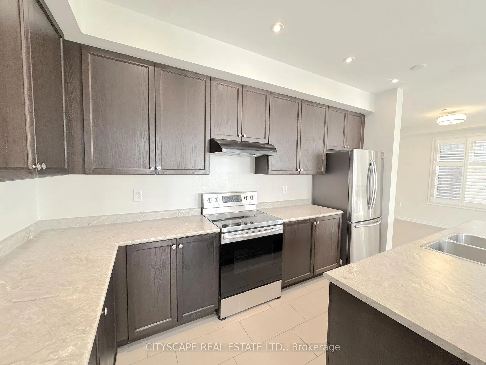 Photo 9 of 32 Mull Avenue, Haldimand — HOMEH