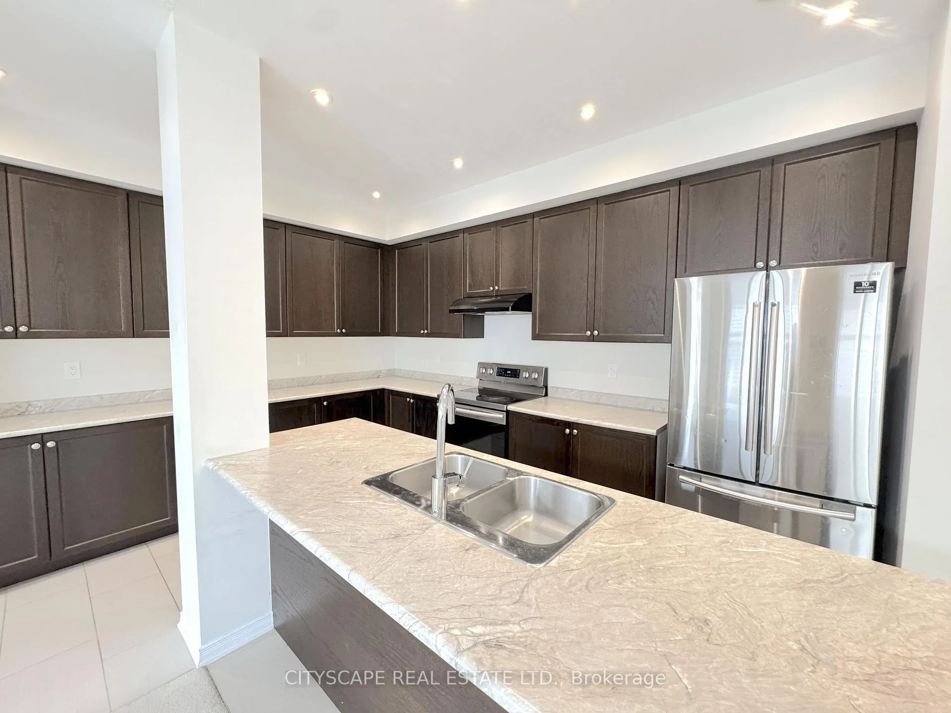 Photo 11 of 32 Mull Avenue, Haldimand — HOMEH