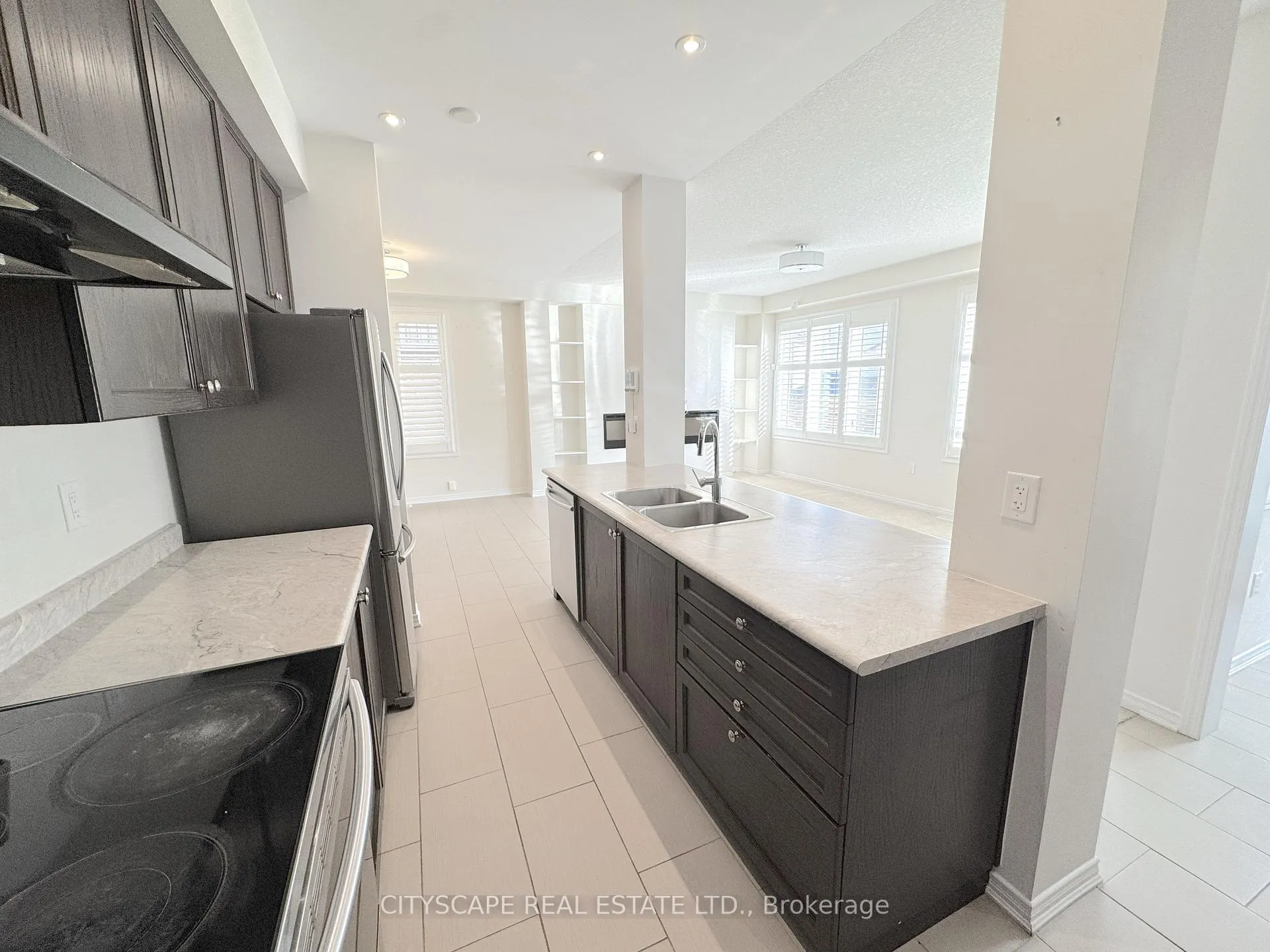 Photo 12 of 32 Mull Avenue, Haldimand — HOMEH