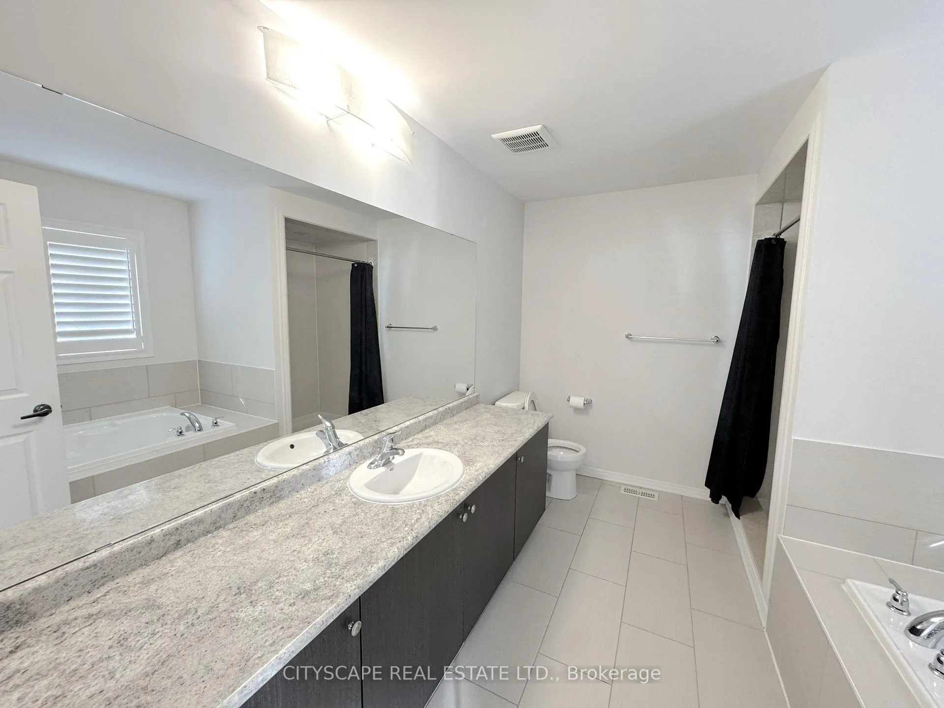Photo 18 of 32 Mull Avenue, Haldimand — HOMEH