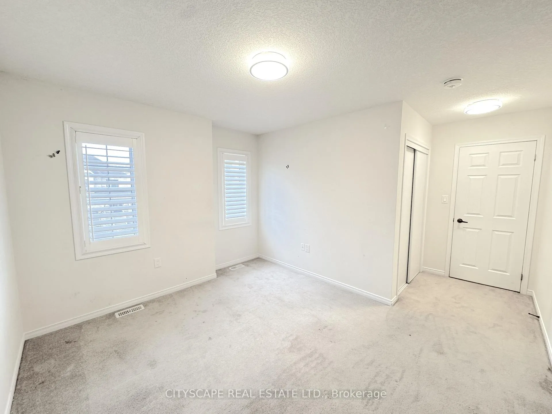Photo 23 of 32 Mull Avenue, Haldimand — HOMEH