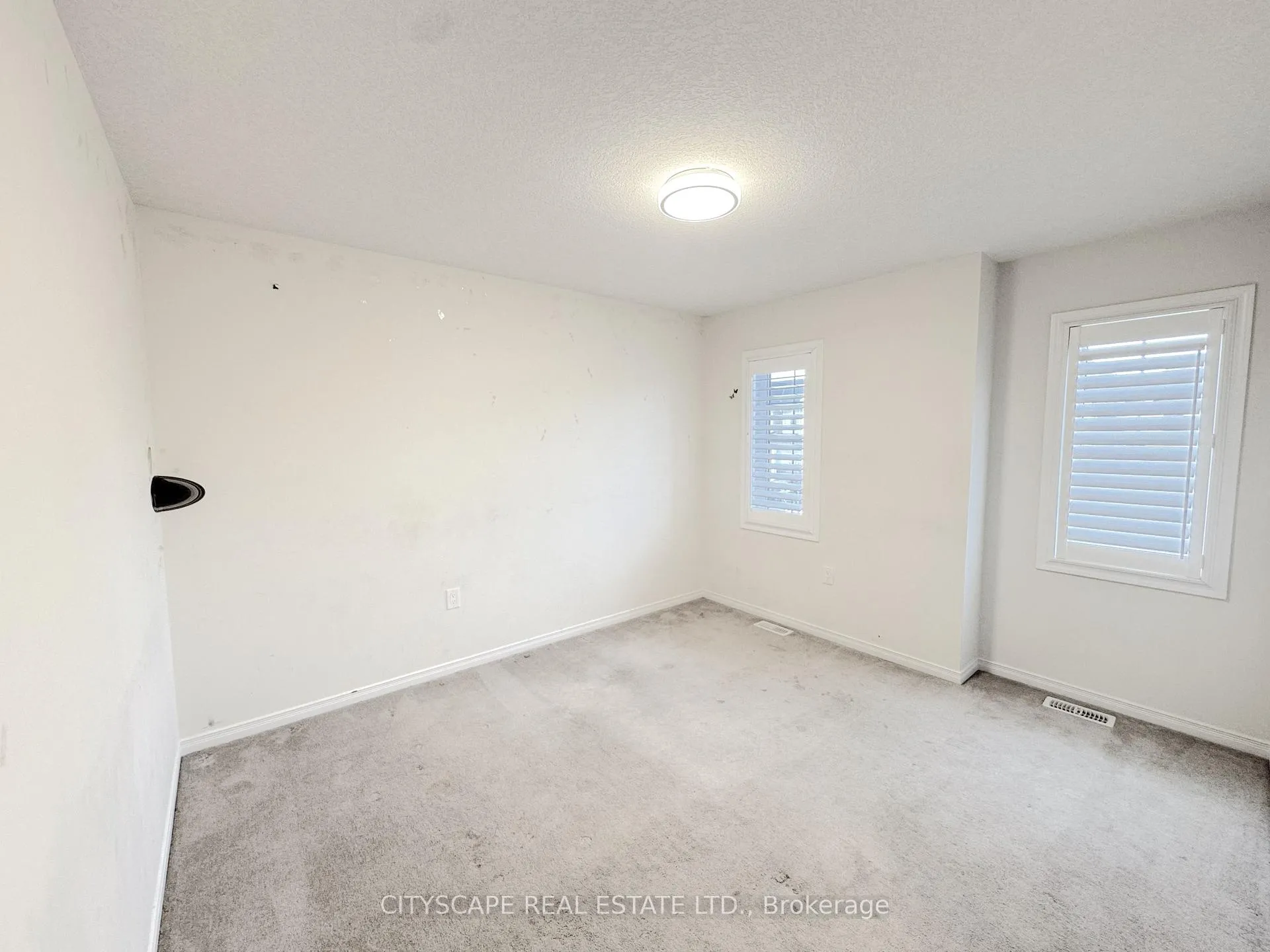 Photo 24 of 32 Mull Avenue, Haldimand — HOMEH