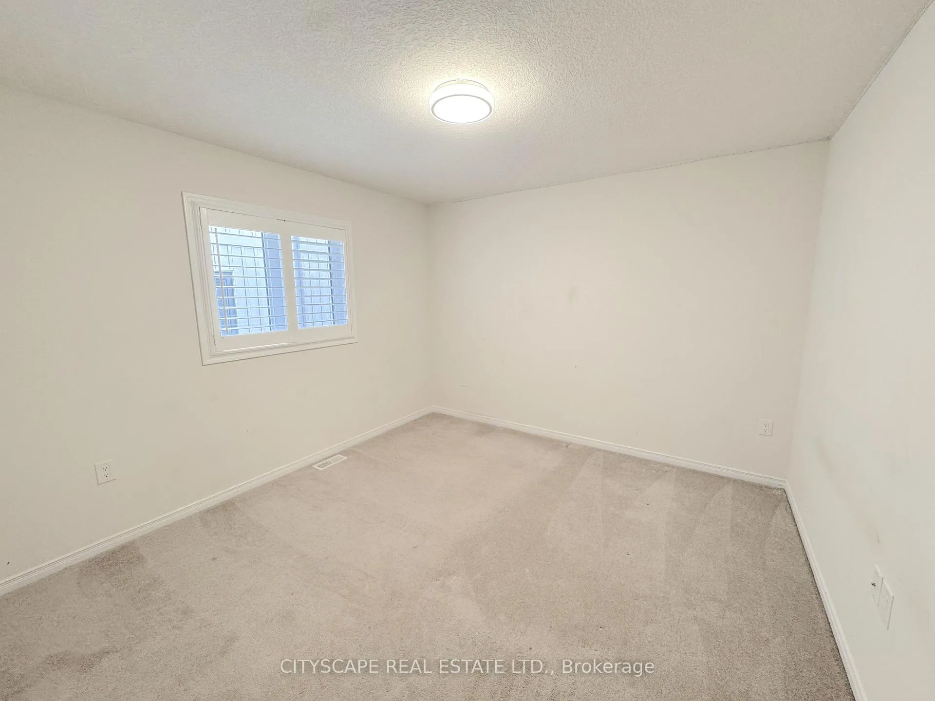 Photo 28 of 32 Mull Avenue, Haldimand — HOMEH