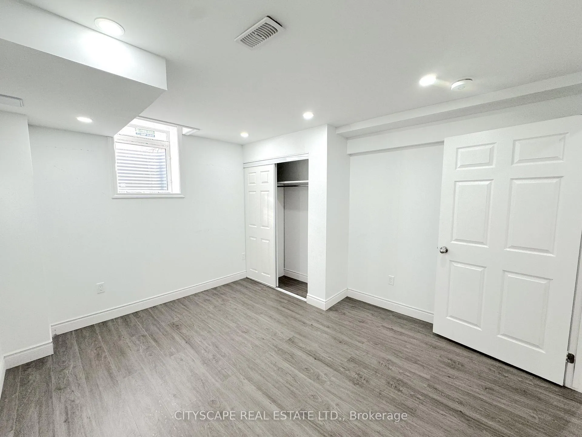 Photo 39 of 32 Mull Avenue, Haldimand — HOMEH