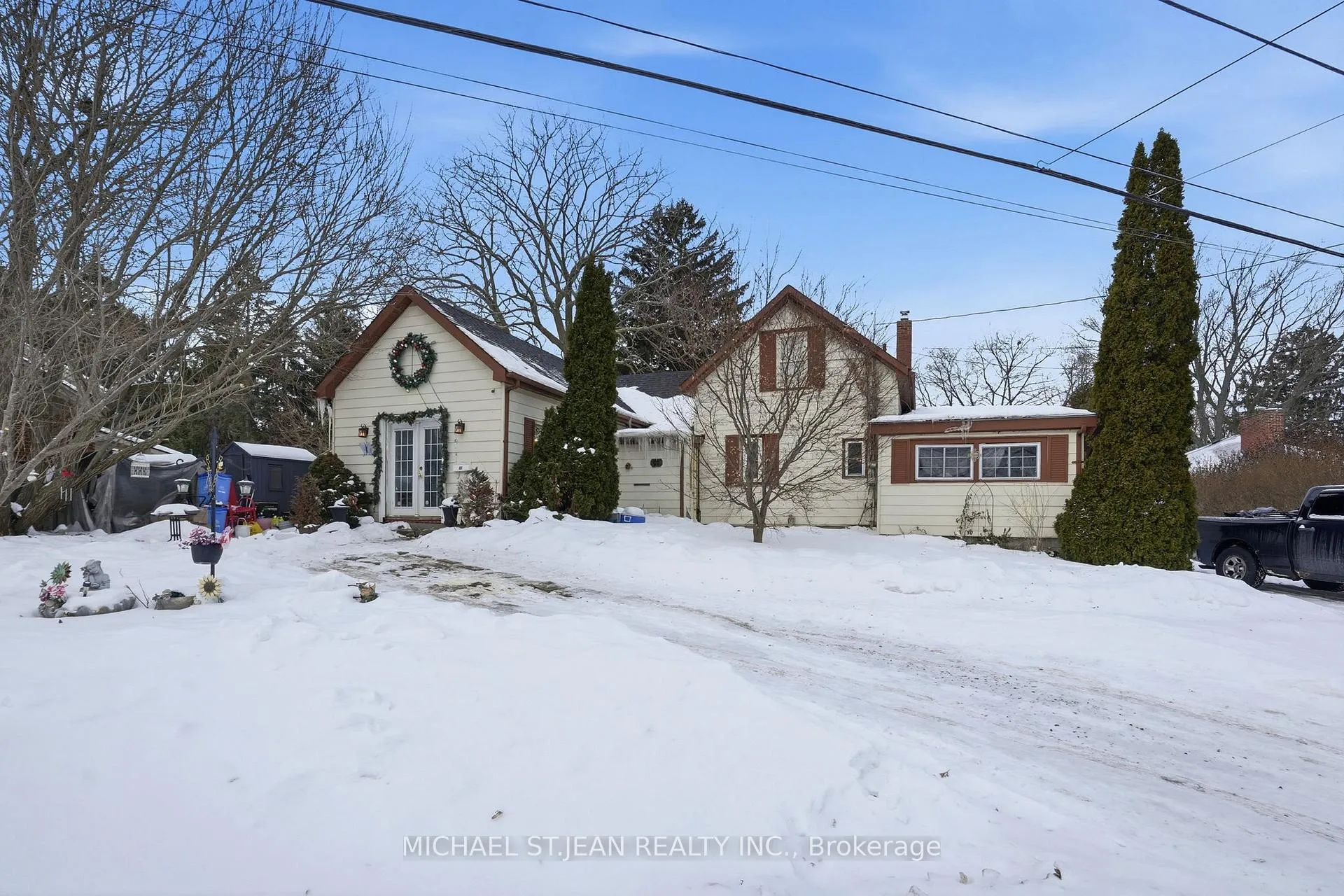 Photo 2 of 51 Mountain Avenue N, Hamilton, Stoney Creek — HOMEH