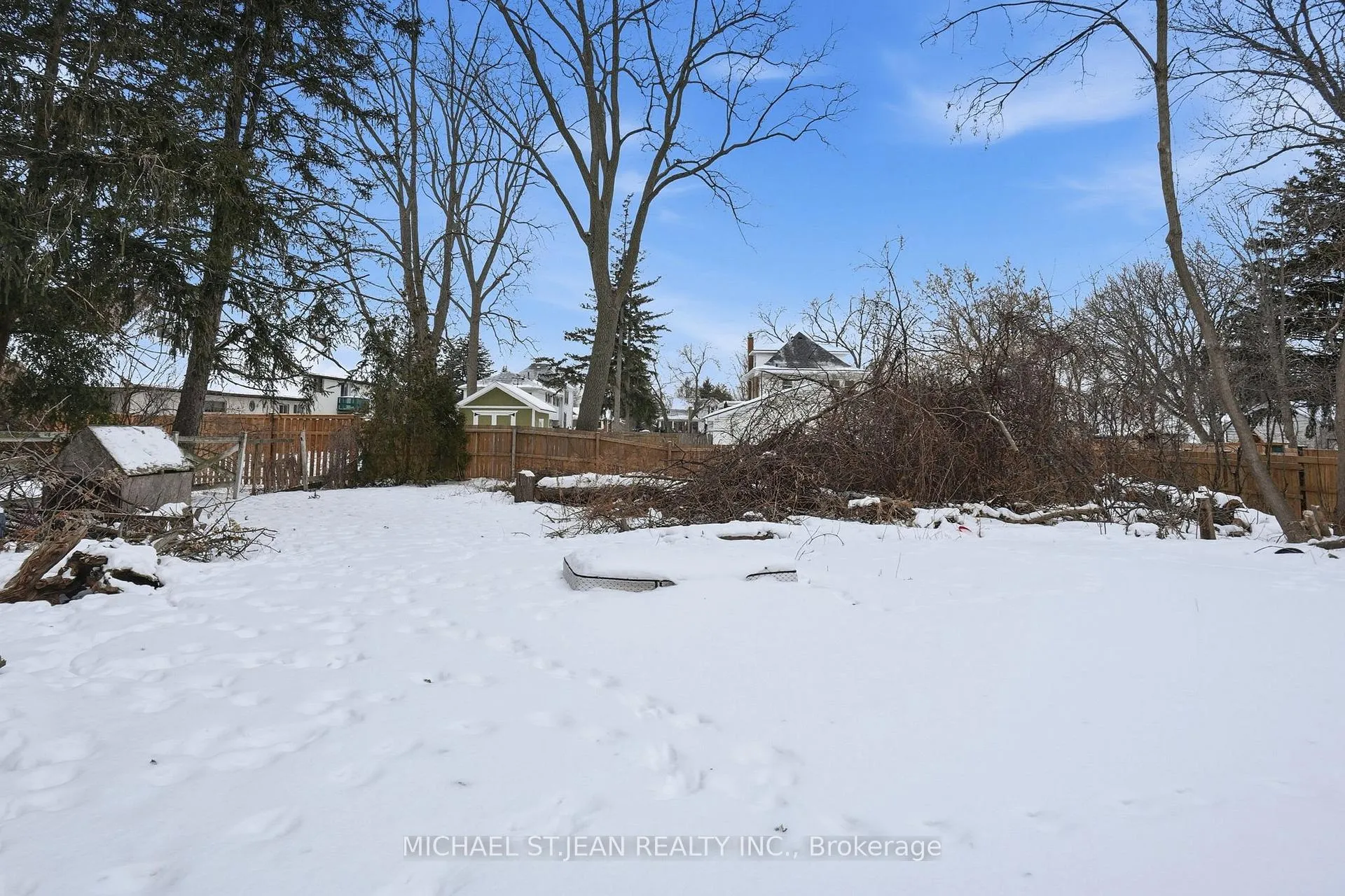 Photo 4 of 51 Mountain Avenue N, Hamilton, Stoney Creek — HOMEH