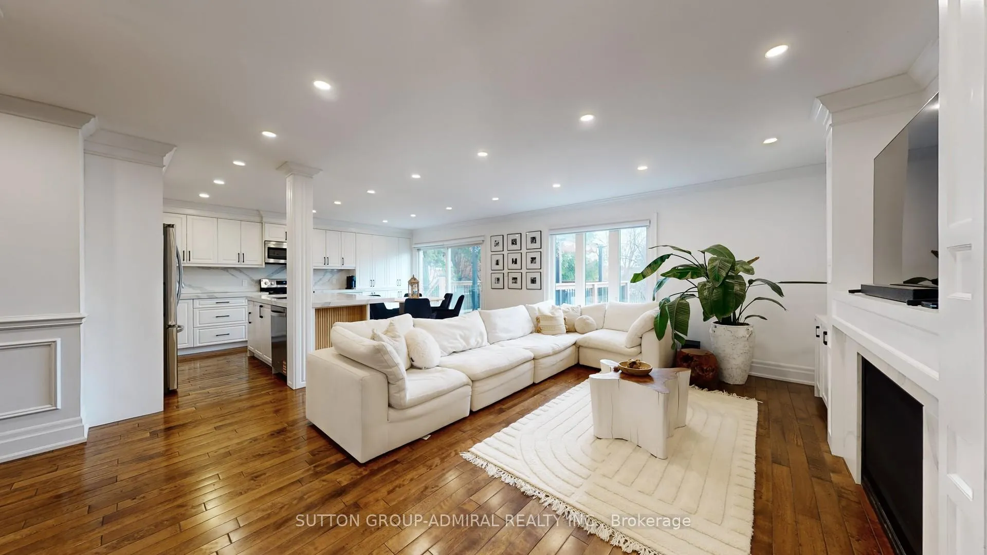 Photo 10 of 8 Colleen Street, Vaughan, Crestwood-Springfarm-Yorkhill — HOMEH