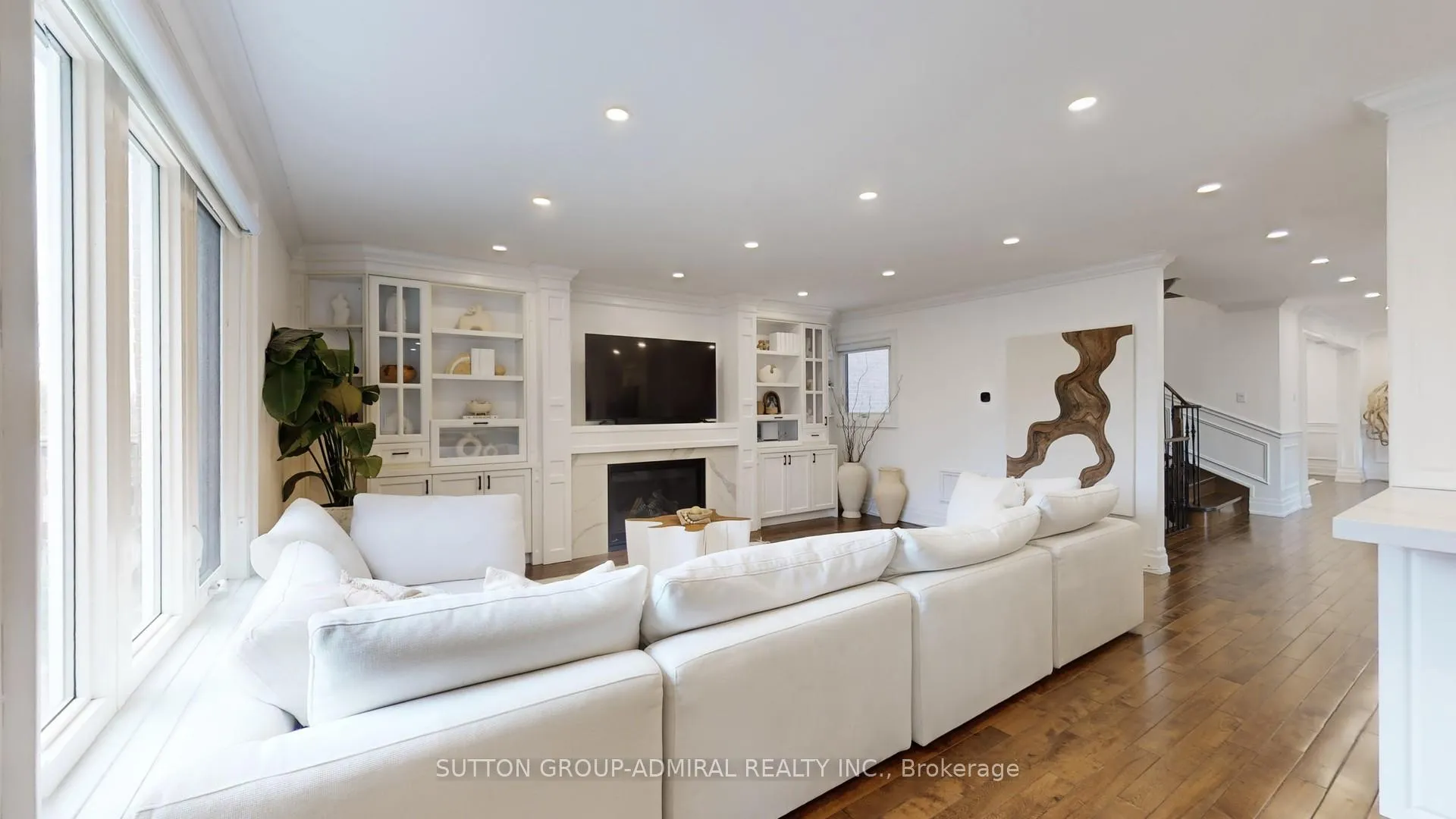 Photo 14 of 8 Colleen Street, Vaughan, Crestwood-Springfarm-Yorkhill — HOMEH