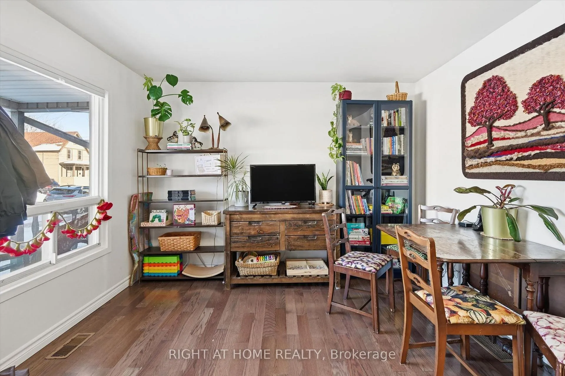 Photo 11 of 18 Fraser Avenue, Hamilton, Crown Point — HOMEH