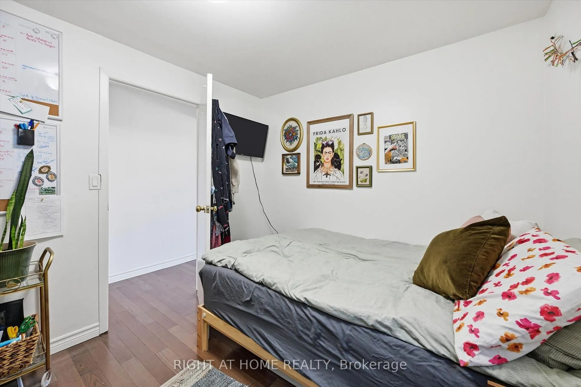 Photo 14 of 18 Fraser Avenue, Hamilton, Crown Point — HOMEH