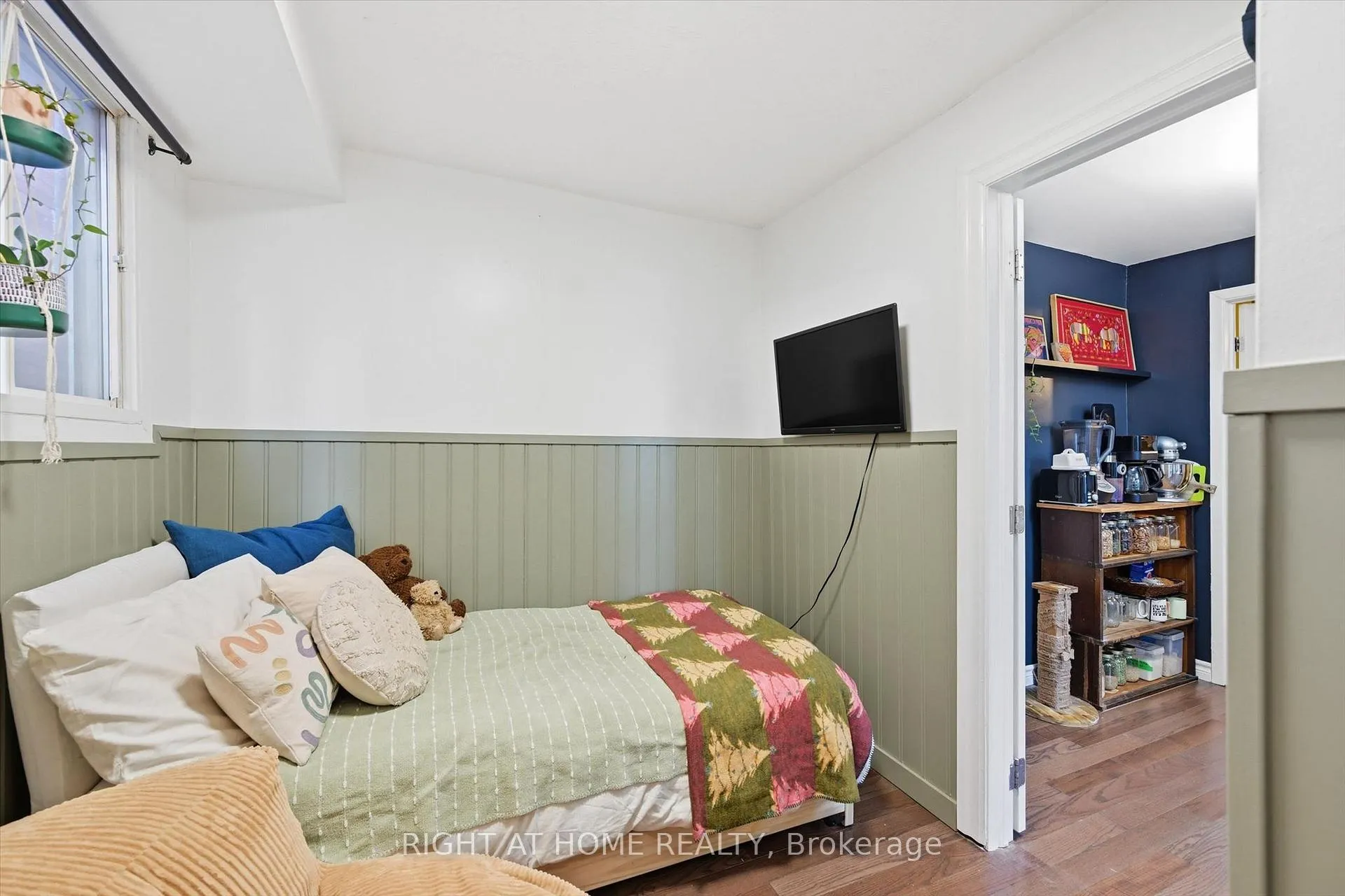 Photo 19 of 18 Fraser Avenue, Hamilton, Crown Point — HOMEH