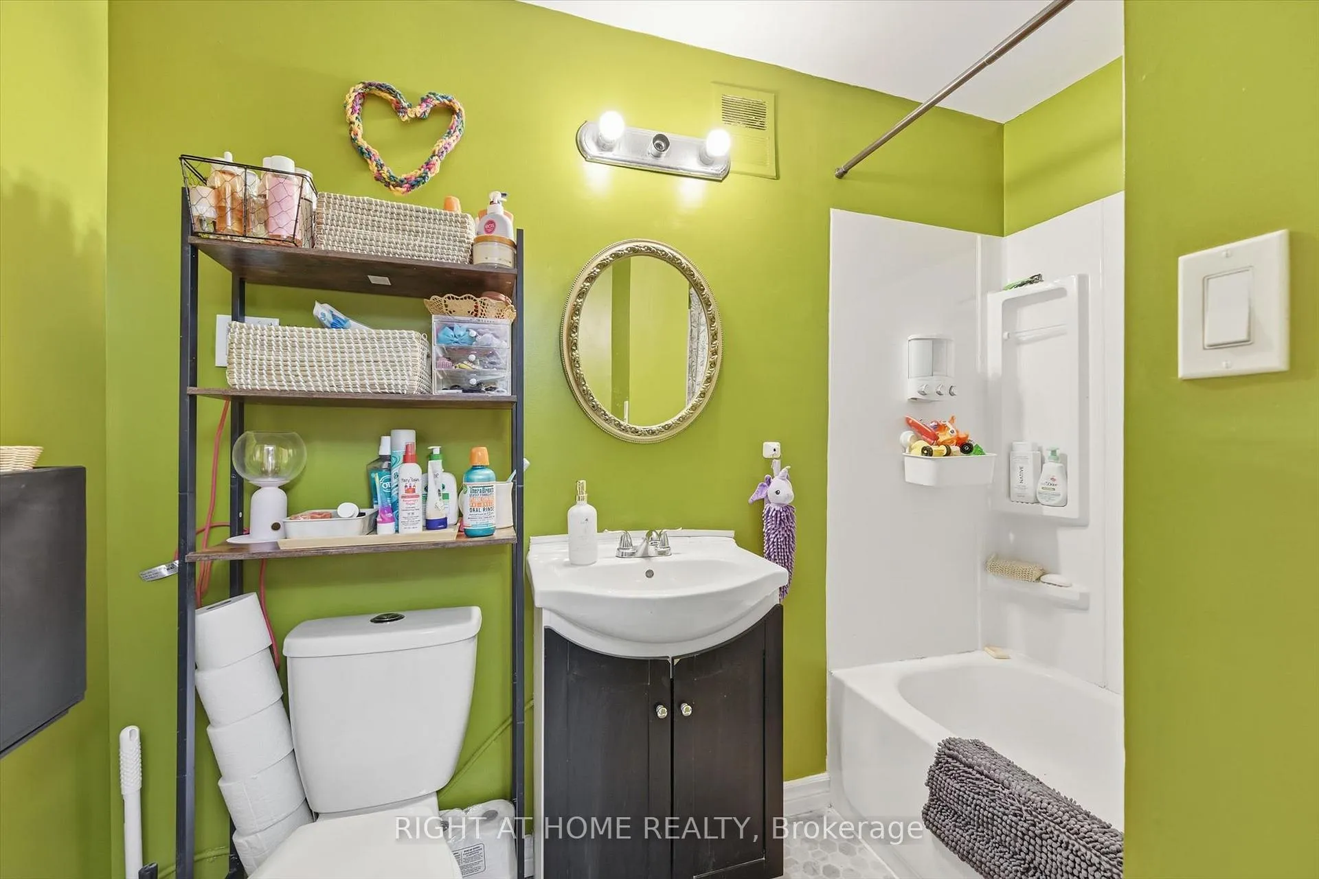 Photo 25 of 18 Fraser Avenue, Hamilton, Crown Point — HOMEH