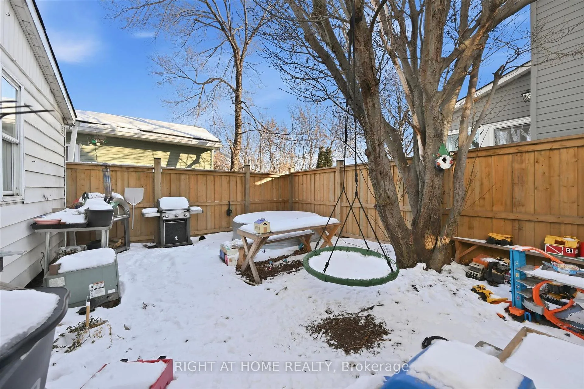 Photo 28 of 18 Fraser Avenue, Hamilton, Crown Point — HOMEH