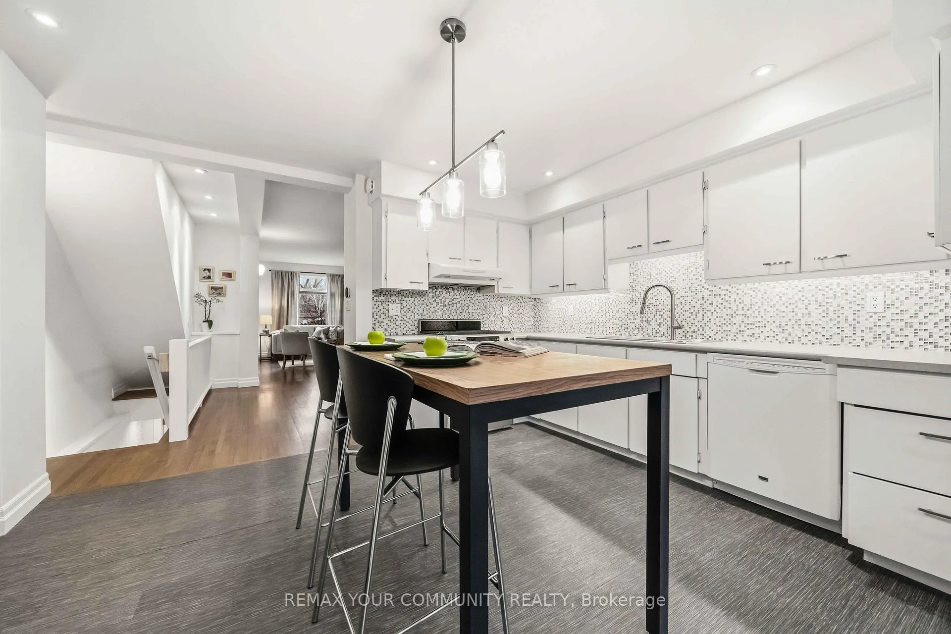 Photo 13 of 154 Riverdale Avenue, Toronto, North Riverdale — HOMEH