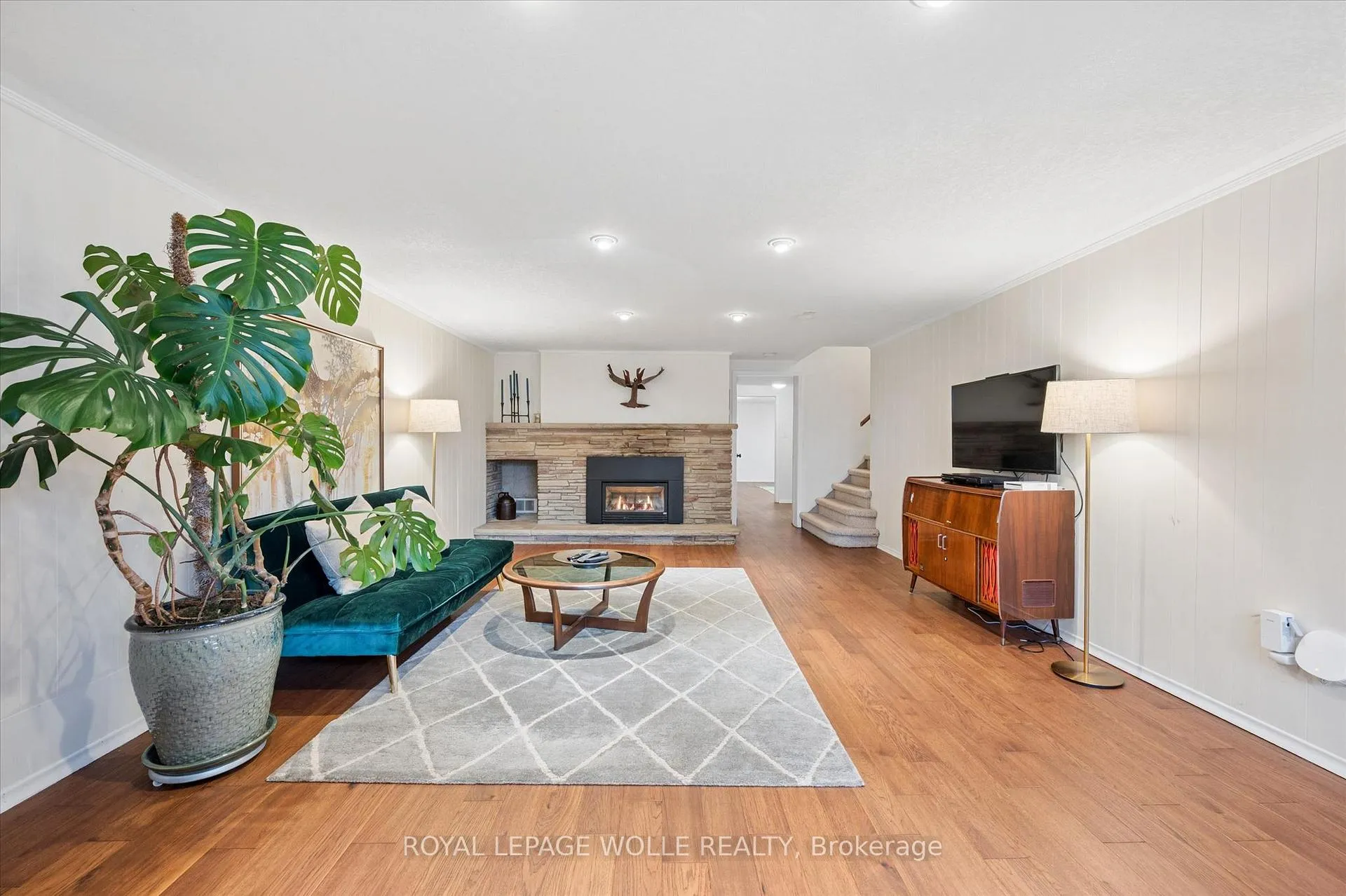 Photo 8 of 144 Ripplewood Crescent, Kitchener — HOMEH