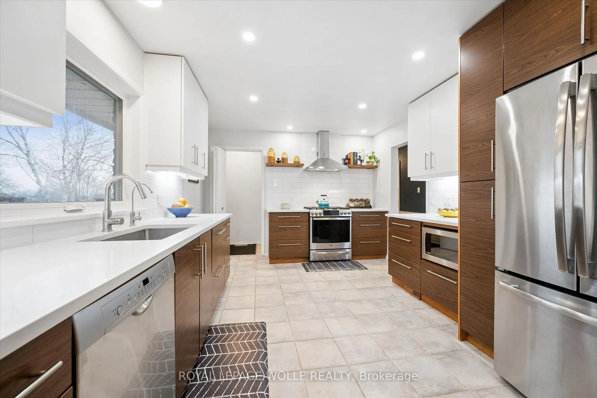 Photo 22 of 144 Ripplewood Crescent, Kitchener — HOMEH