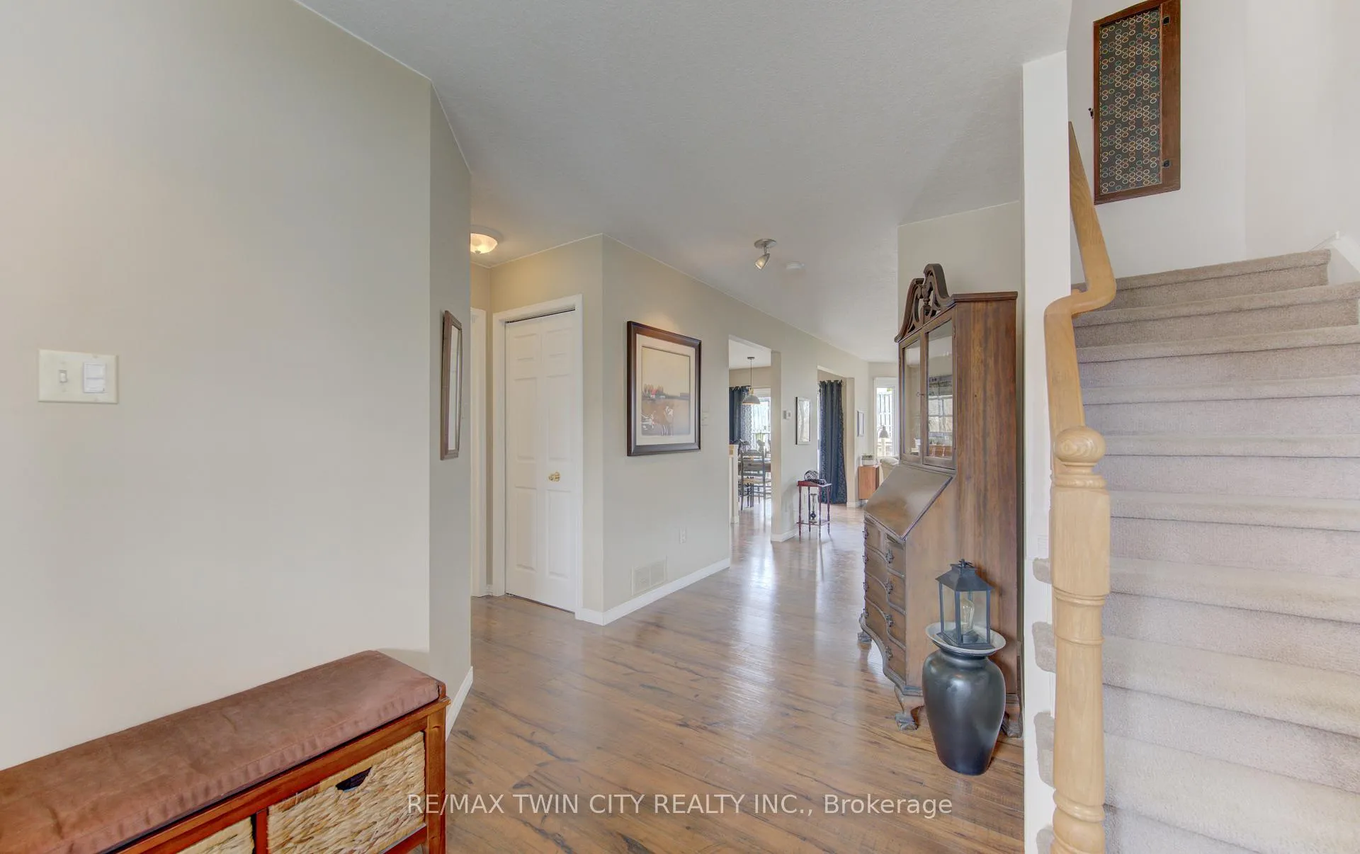 Photo 5 of 161 Windflower Drive S, Kitchener — HOMEH