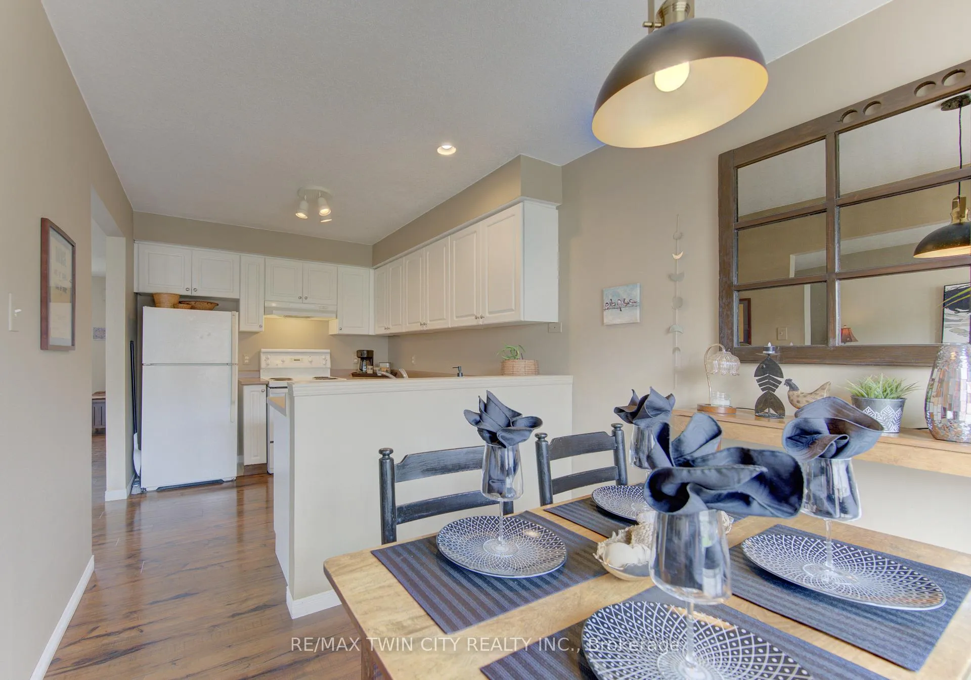 Photo 11 of 161 Windflower Drive S, Kitchener — HOMEH