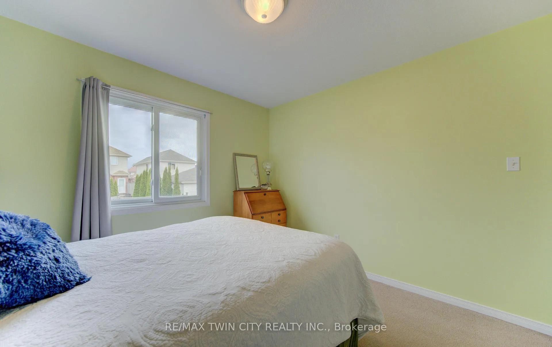 Photo 18 of 161 Windflower Drive S, Kitchener — HOMEH