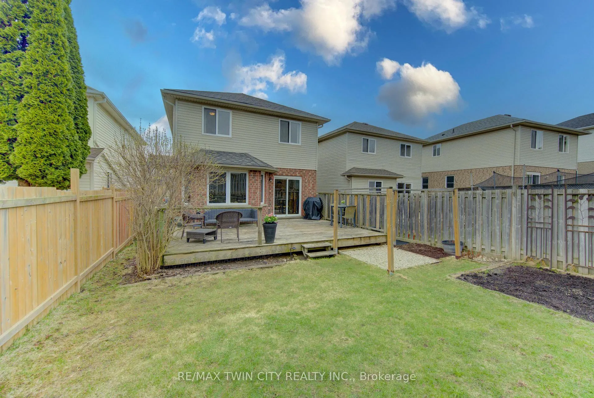 Photo 30 of 161 Windflower Drive S, Kitchener — HOMEH