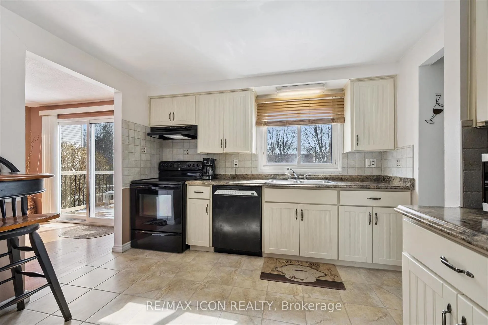 Photo 9 of 128 Westheights Drive, Kitchener — HOMEH