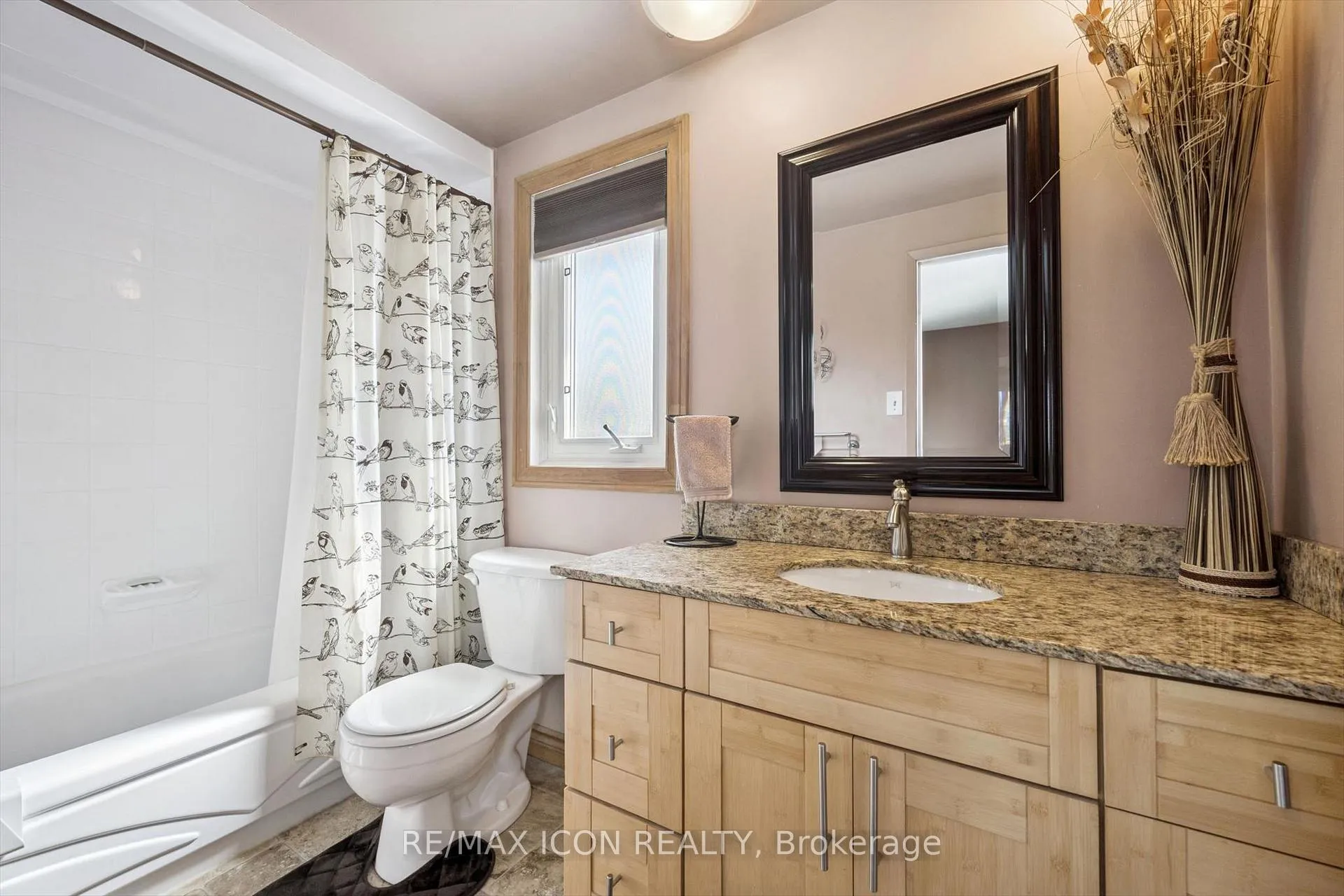 Photo 16 of 128 Westheights Drive, Kitchener — HOMEH