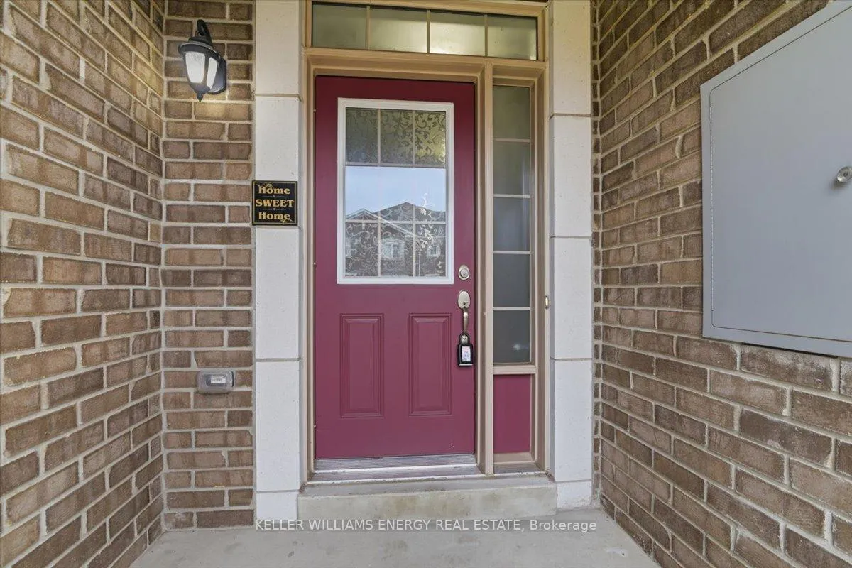 Photo 3 of 18 Rimrock Crescent, Whitby, Williamsburg — HOMEH