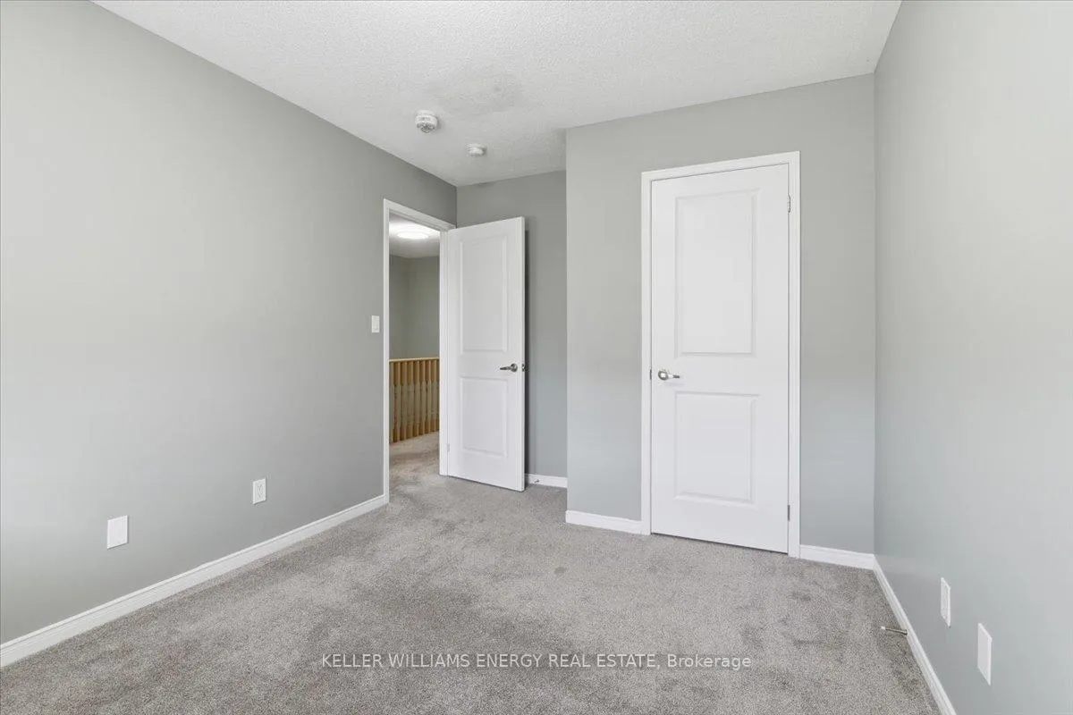 Photo 16 of 18 Rimrock Crescent, Whitby, Williamsburg — HOMEH