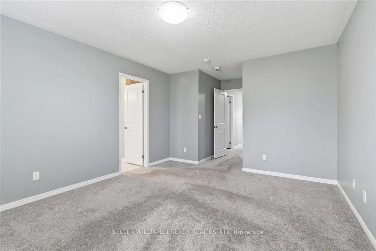 Photo 21 of 18 Rimrock Crescent, Whitby, Williamsburg — HOMEH