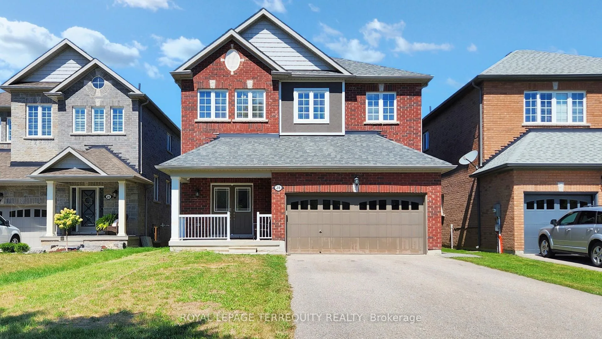 Photo 2 of 28 Richmond Park Drive, Georgina, Keswick North — HOMEH