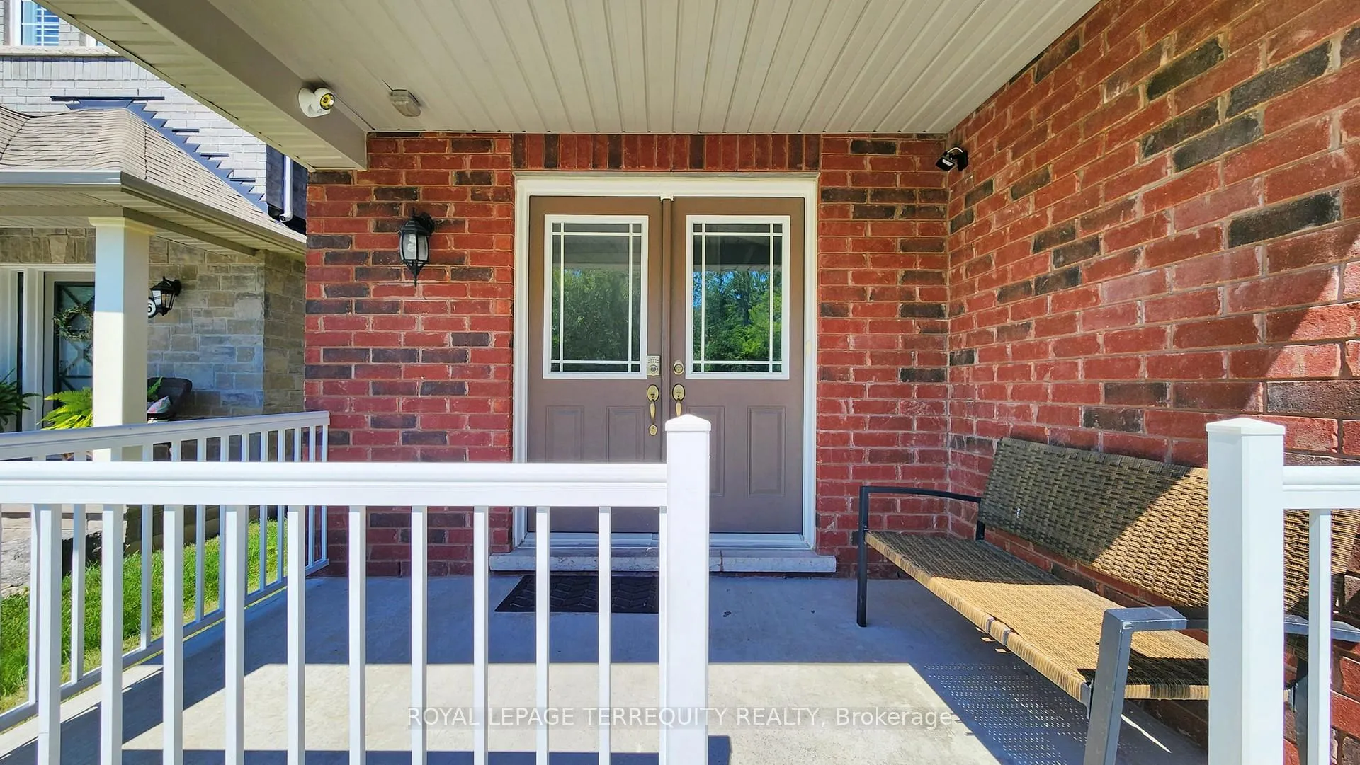 Photo 5 of 28 Richmond Park Drive, Georgina, Keswick North — HOMEH