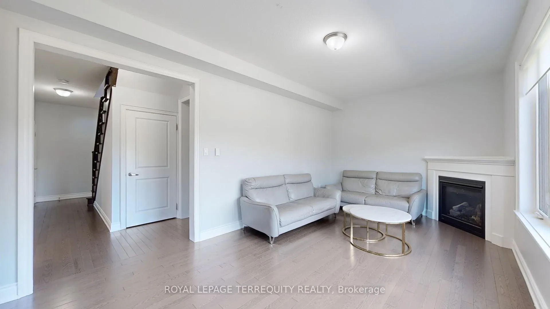 Photo 9 of 28 Richmond Park Drive, Georgina, Keswick North — HOMEH