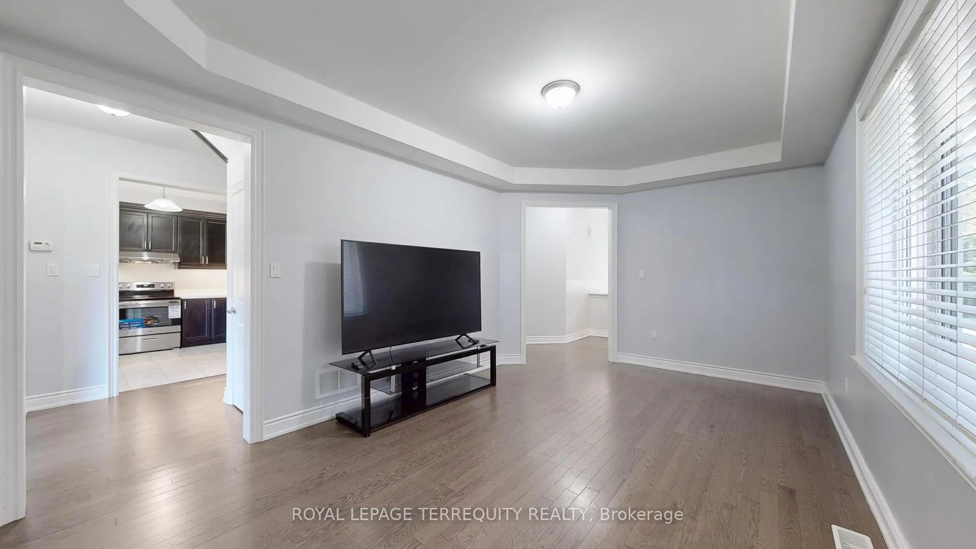 Photo 11 of 28 Richmond Park Drive, Georgina, Keswick North — HOMEH
