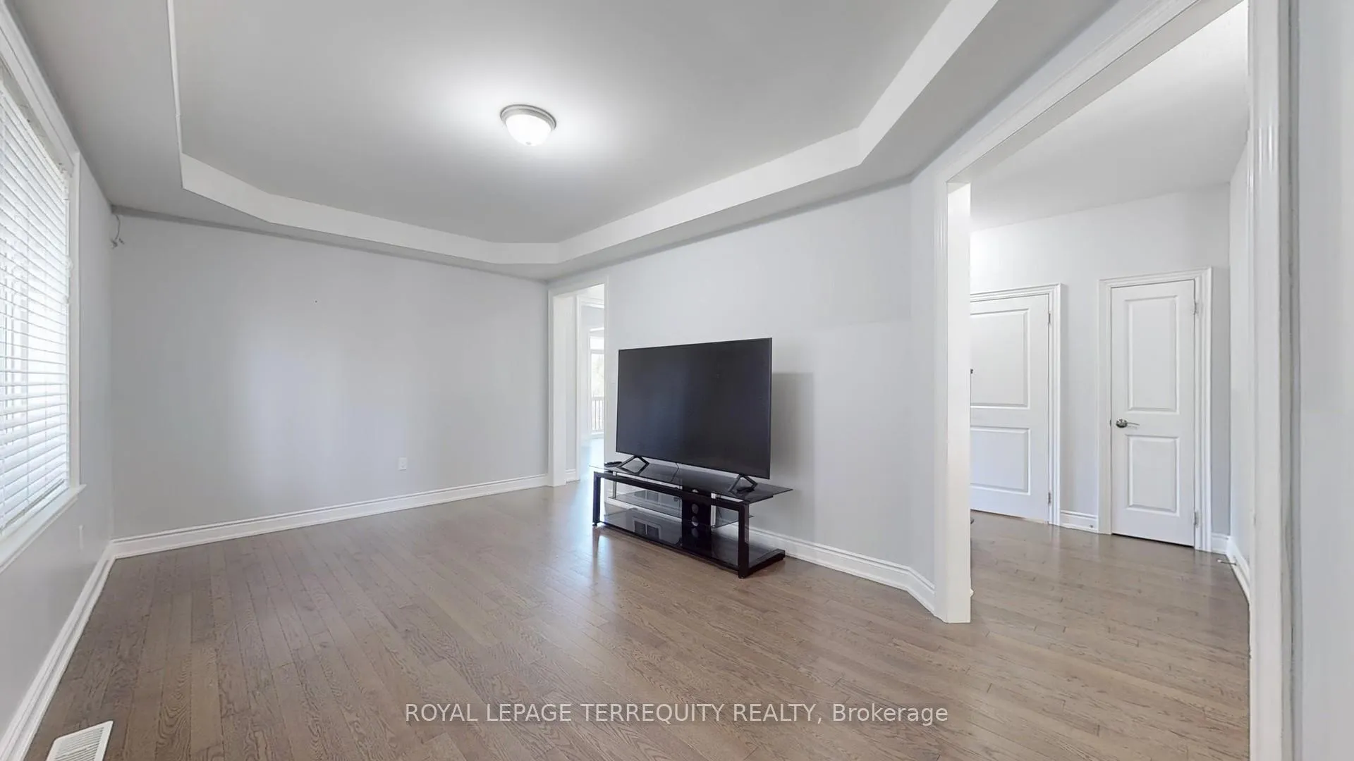 Photo 12 of 28 Richmond Park Drive, Georgina, Keswick North — HOMEH